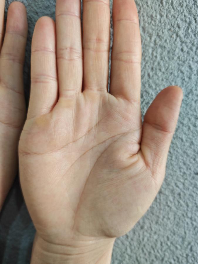 请看看此人事业财运婚姻如何，对待感情是否专一